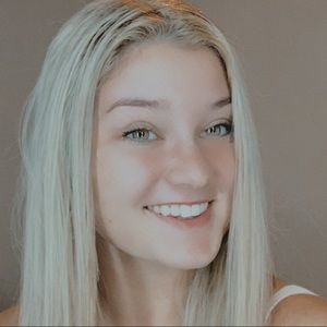 Meet your Posher, Briana